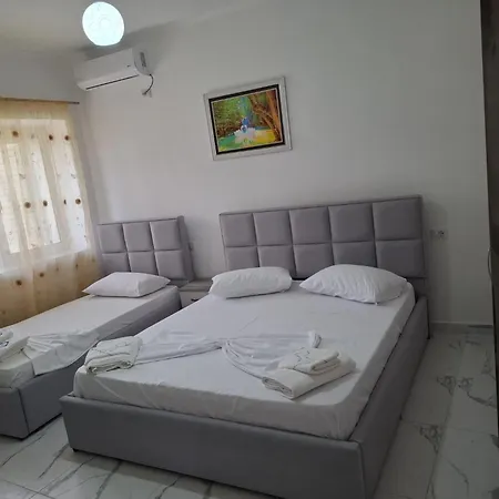Reis House