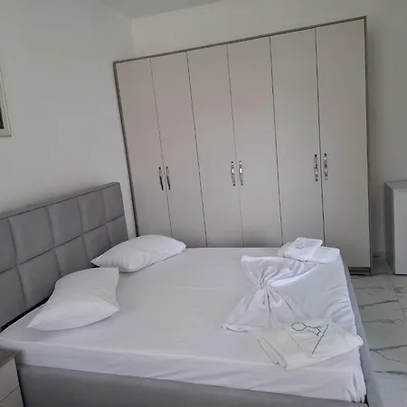 Reis House